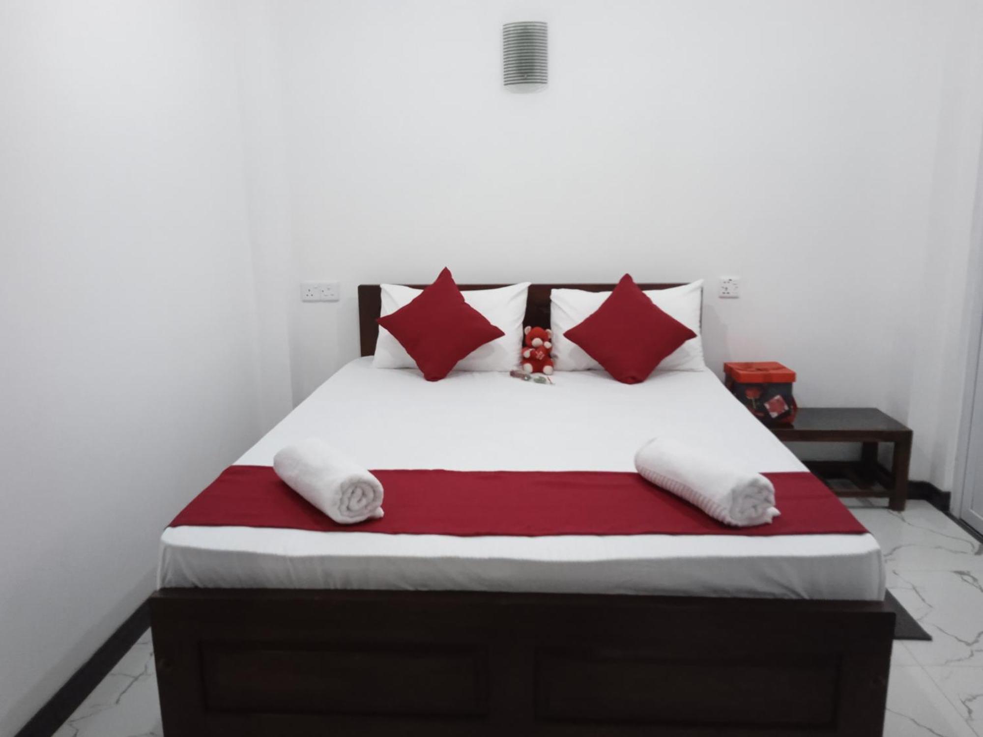 Nine Arch Corner Apartment เอลลา ภายนอก รูปภาพ